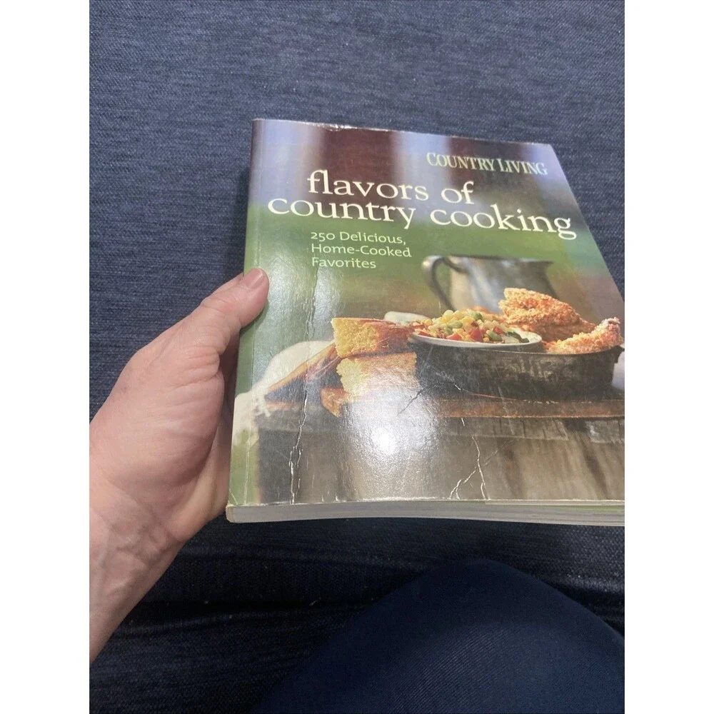 Country Living Flavors of Country Cooking : 250 Delicious, Home-Cooked Favorites